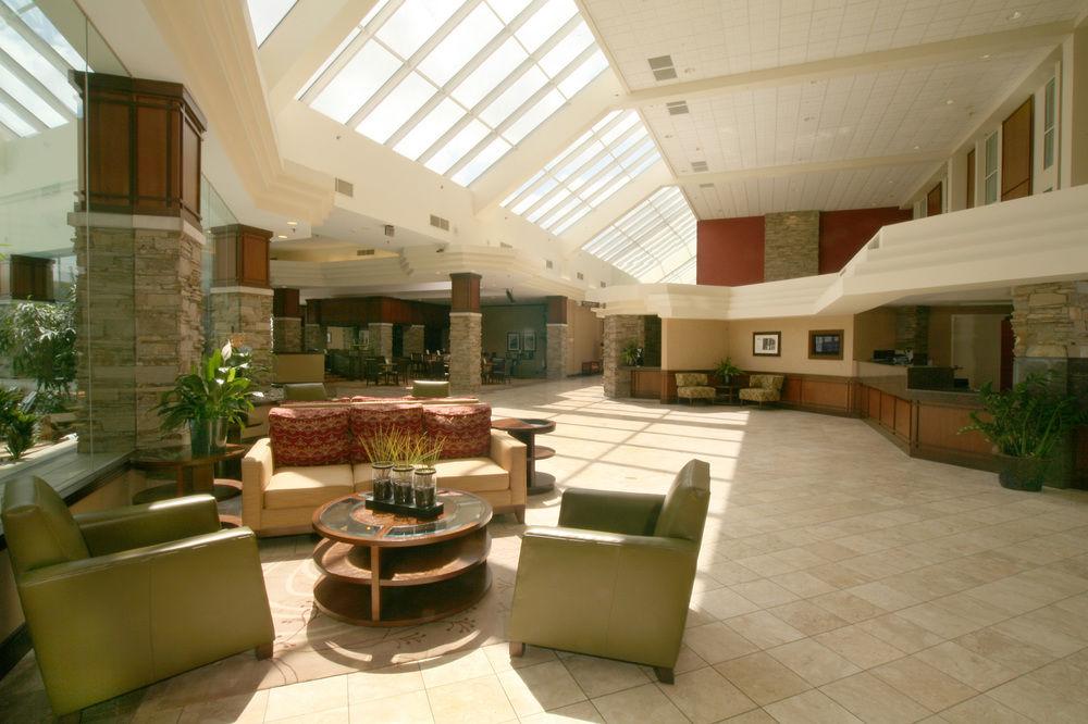 Doubletree By Hilton Madison East Hotel Екстериор снимка