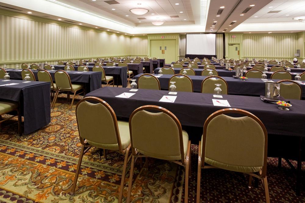 Doubletree By Hilton Madison East Hotel Екстериор снимка