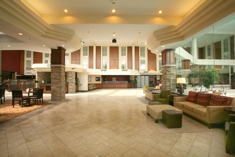 Doubletree By Hilton Madison East Hotel Екстериор снимка