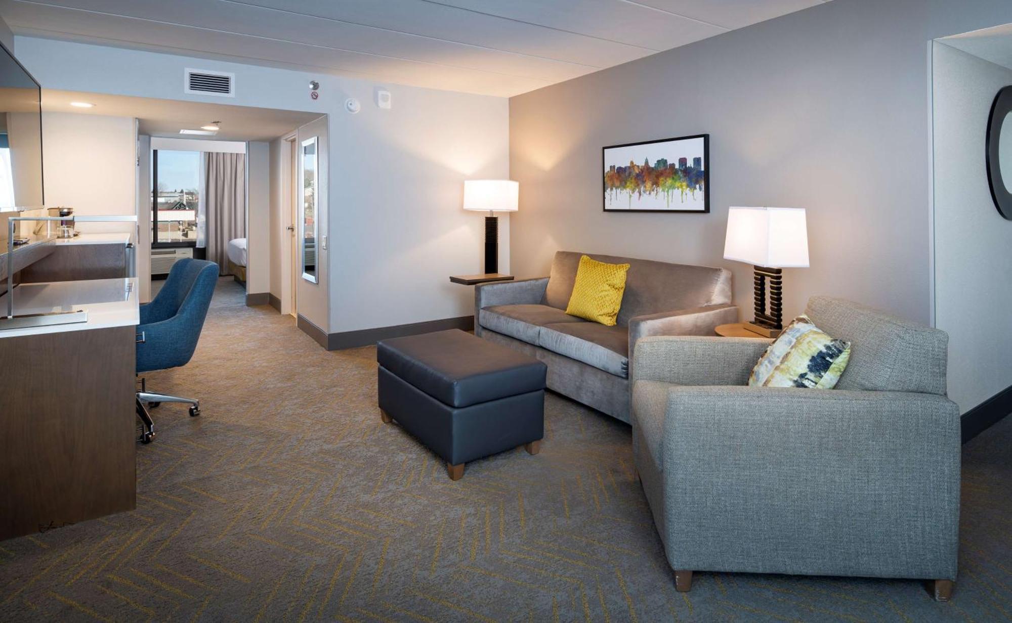 Doubletree By Hilton Madison East Hotel Екстериор снимка